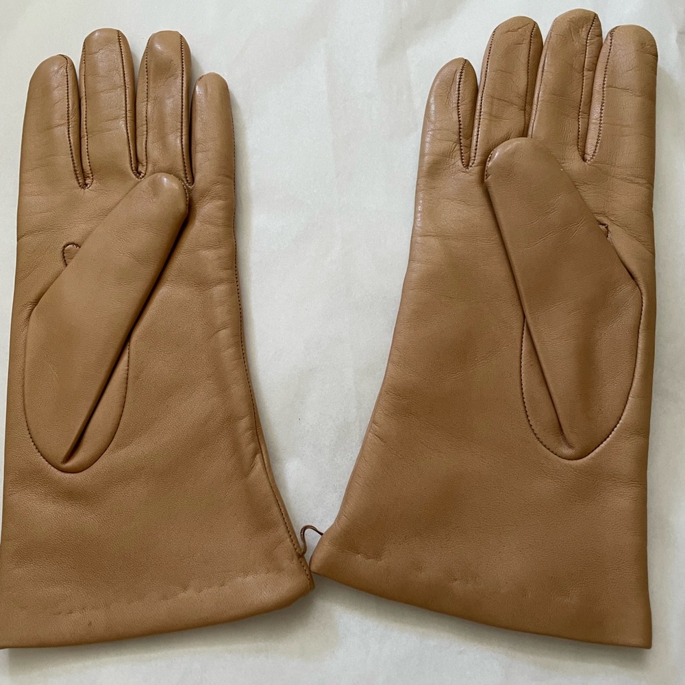 Neiman Marcus Tan Leather Gloves